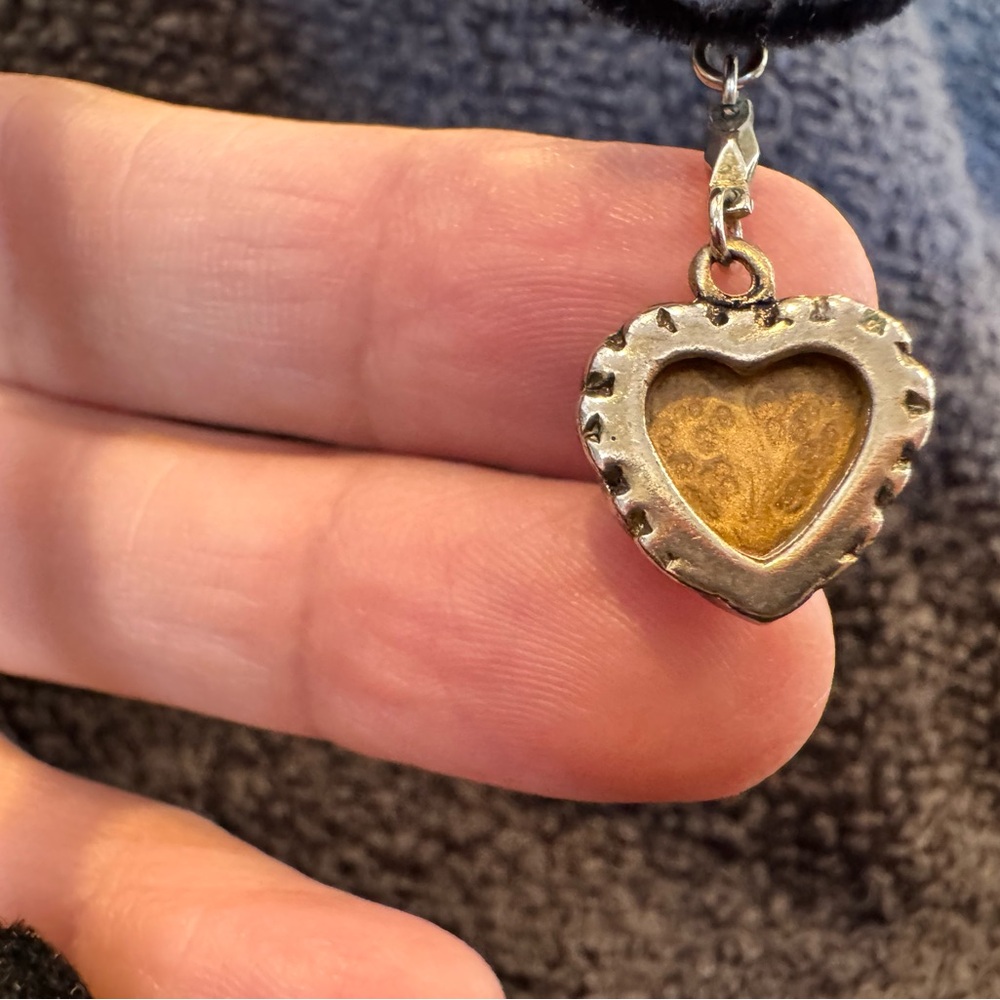 Betsy Johnson heart earrings - Picture 7 of 8